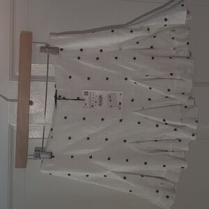 NWT Zara white gauze with black embroidered flowers skirt sz M.